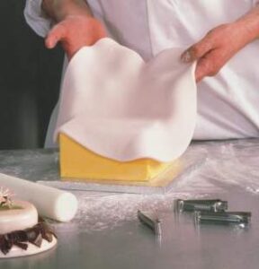 Masa Cukrowa Lukier Plastyczny BIAŁA BIAŁY 250g Emi - obrazek 3