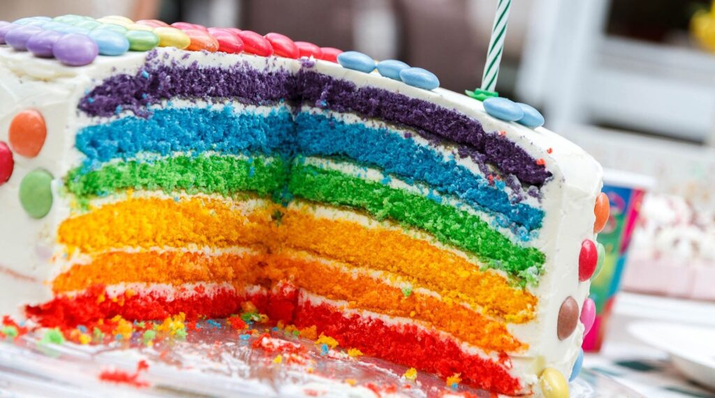 tęczowy tort