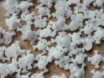 POSYPKA CUKROWA Halloween białe czaszki 50g - obrazek 2