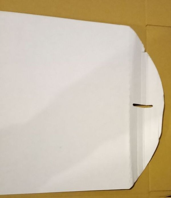 KARTON PUDEŁKO NA TORT Z UCHWYTEM 34x34x25cm gat 2